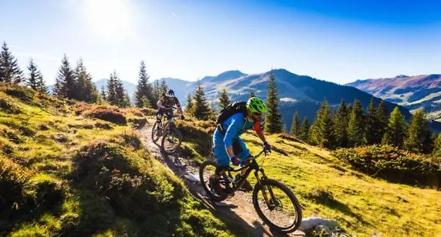 Cornelia アパートホテル バーワング