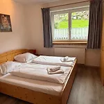 Cornelia Apartmanhotel 3*